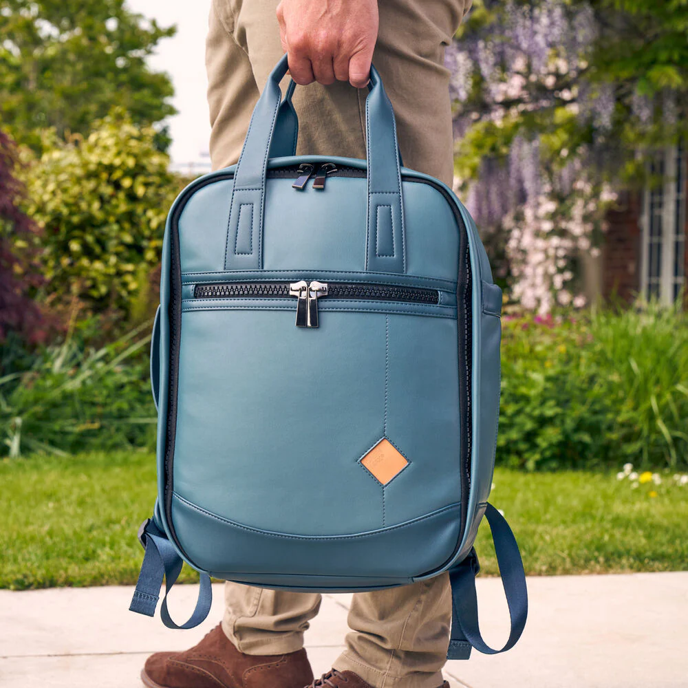 Poros Travel Backpack - 40x30x15 cm - Image 4